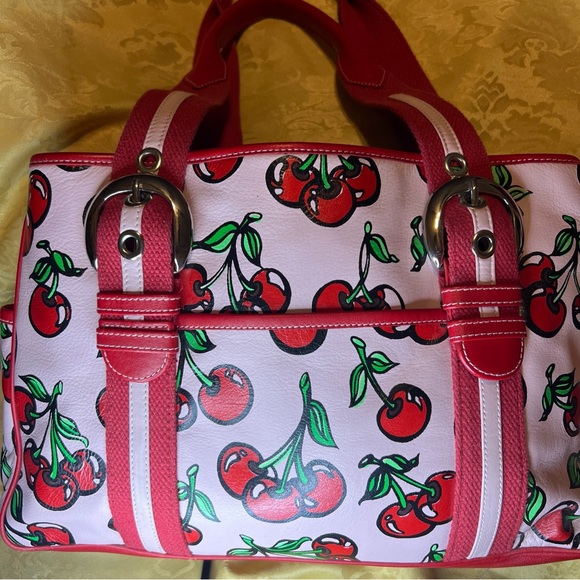 Rare authentic Isabella Fiore leather pink & red cherries tote w/ coin purse - Picture 16 of 16